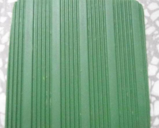 绿条纹橡胶板